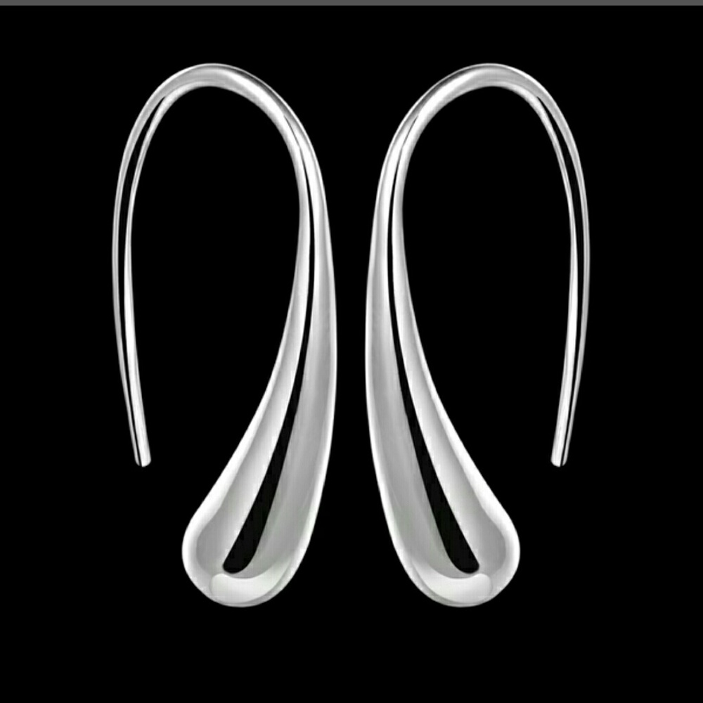 Earrings 925 Silver Plated water drop style.